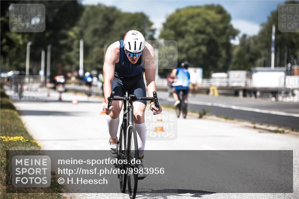 16.08.2026 - KN Förde Triathlon 2026 H.Heesch http://msf.ph/oto/9983956 16.08.2026 12:56:41 Radfahren 518, 521, 545, 718, 723 meine-sportfotos.de