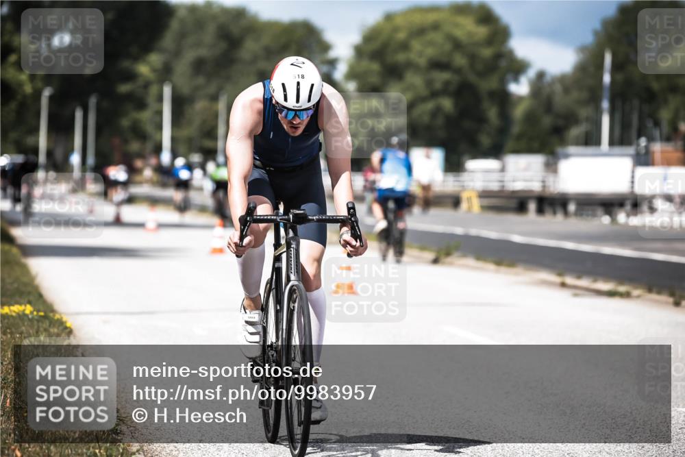 16.08.2026 - KN Förde Triathlon 2026 H.Heesch http://msf.ph/oto/9983957 16.08.2026 12:56:41 Radfahren 518, 521, 545, 718, 723 meine-sportfotos.de