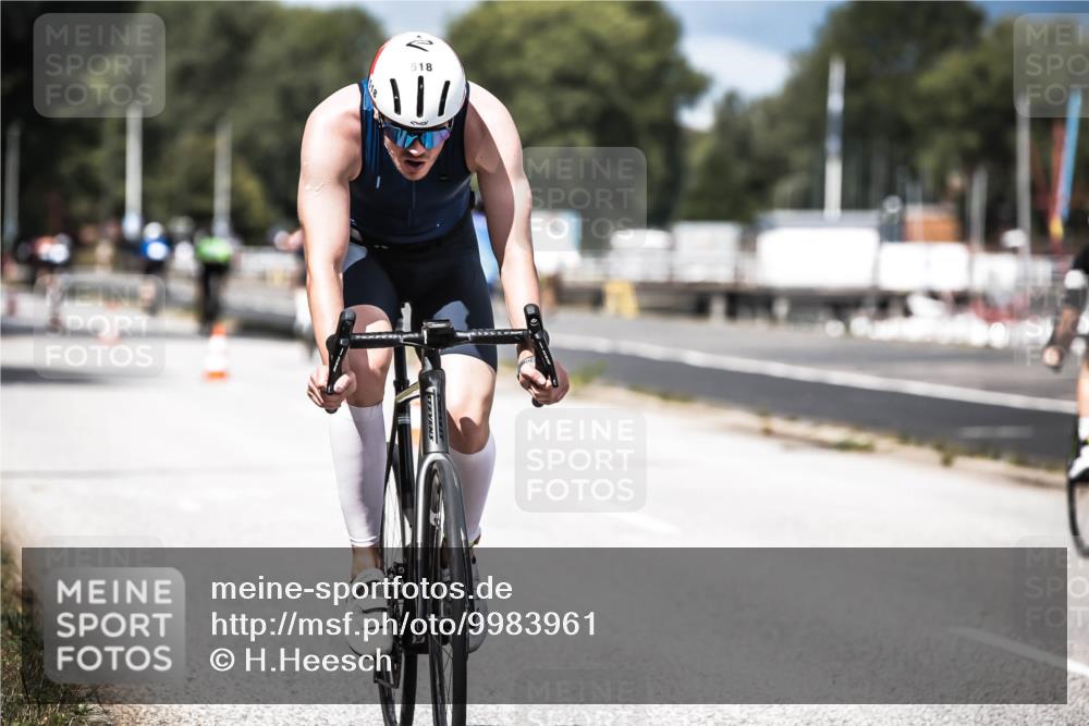 16.08.2026 - KN Förde Triathlon 2026 H.Heesch http://msf.ph/oto/9983961 16.08.2026 12:56:41 Radfahren 518, 521, 545, 718, 723 meine-sportfotos.de