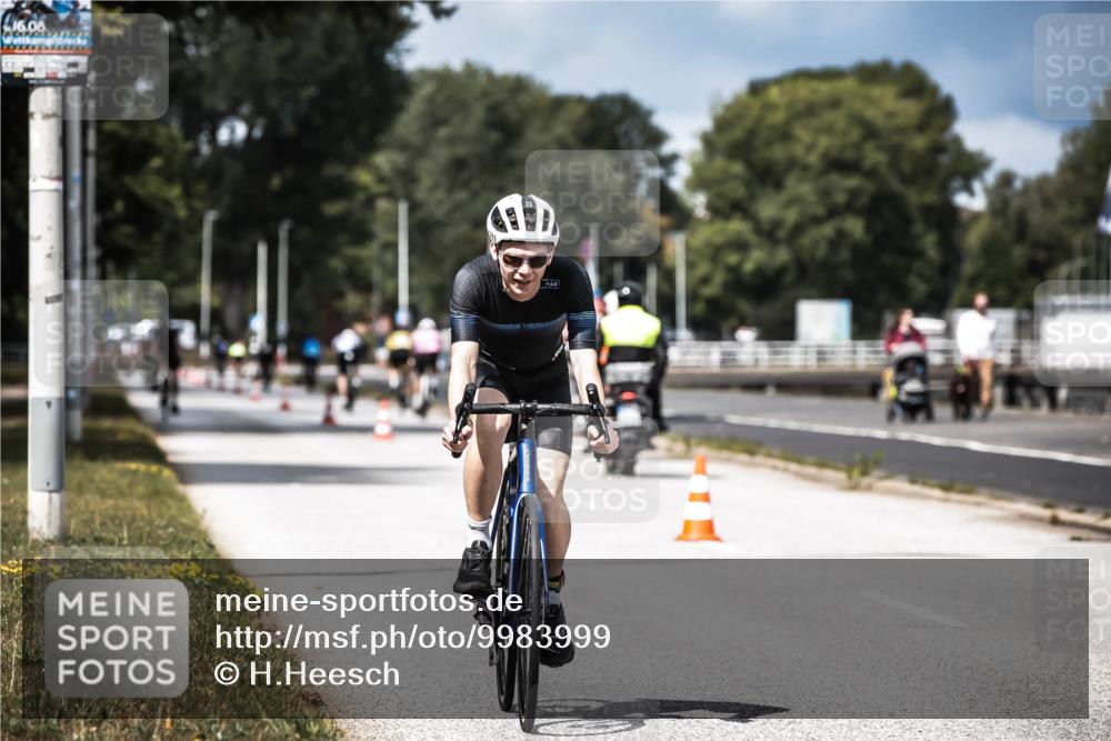 16.08.2026 - KN Förde Triathlon 2026 H.Heesch http://msf.ph/oto/9983999 16.08.2026 12:56:56 Radfahren 511, 583, 745 meine-sportfotos.de