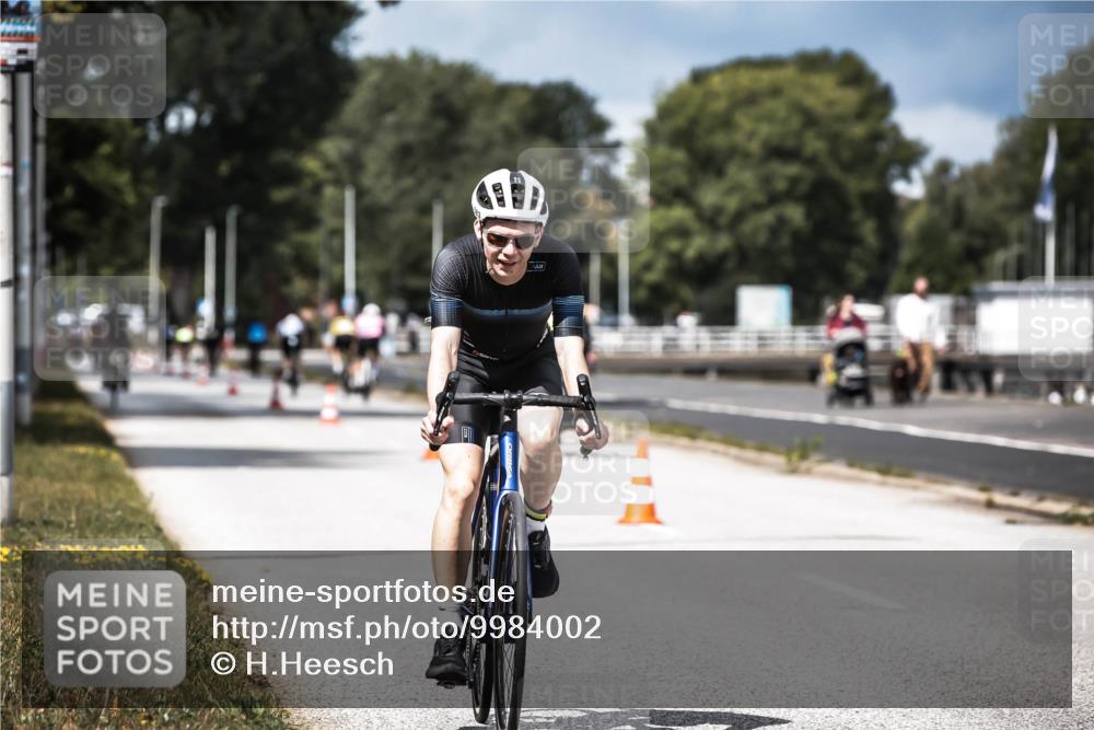 16.08.2026 - KN Förde Triathlon 2026 H.Heesch http://msf.ph/oto/9984002 16.08.2026 12:56:56 Radfahren 511, 583, 745 meine-sportfotos.de