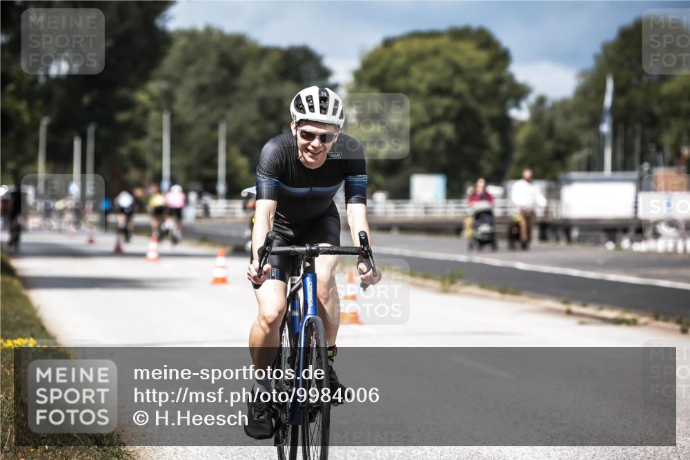 16.08.2026 - KN Förde Triathlon 2026 H.Heesch http://msf.ph/oto/9984006 16.08.2026 12:56:57 Radfahren 511, 583, 745 meine-sportfotos.de