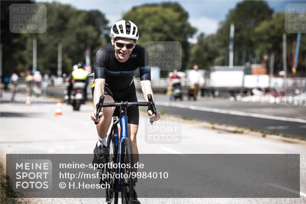 16.08.2026 - KN Förde Triathlon 2026 H.Heesch http://msf.ph/oto/9984010 16.08.2026 12:56:57 Radfahren 511, 583, 745 meine-sportfotos.de