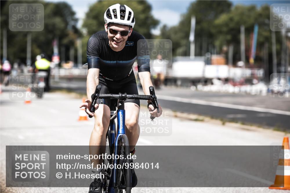 16.08.2026 - KN Förde Triathlon 2026 H.Heesch http://msf.ph/oto/9984014 16.08.2026 12:56:57 Radfahren 511, 583, 745 meine-sportfotos.de