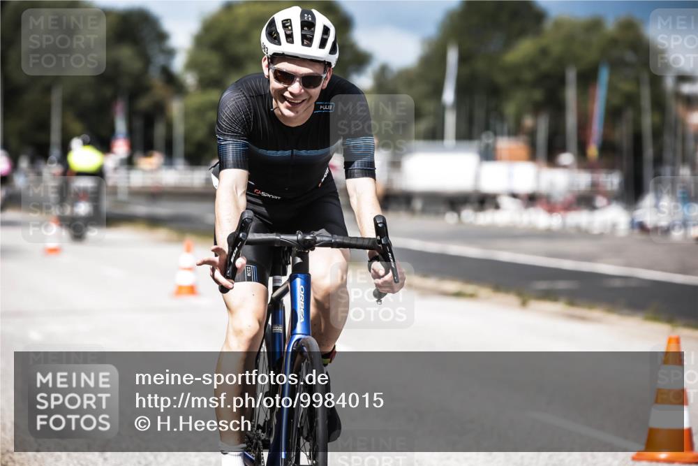 16.08.2026 - KN Förde Triathlon 2026 H.Heesch http://msf.ph/oto/9984015 16.08.2026 12:56:57 Radfahren 511, 583, 745 meine-sportfotos.de