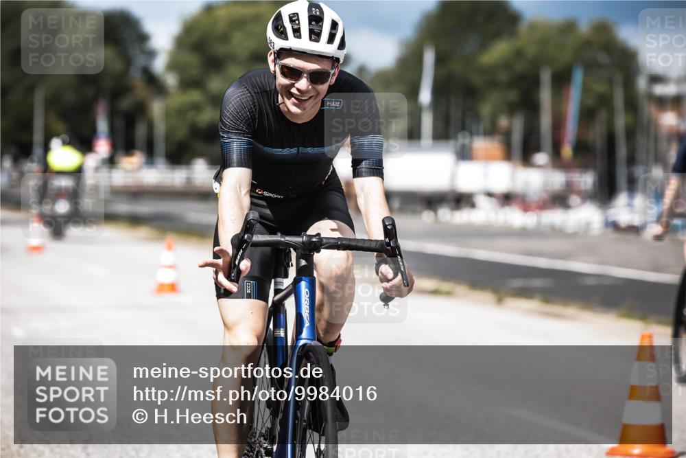 16.08.2026 - KN Förde Triathlon 2026 H.Heesch http://msf.ph/oto/9984016 16.08.2026 12:56:57 Radfahren 511, 583, 745 meine-sportfotos.de