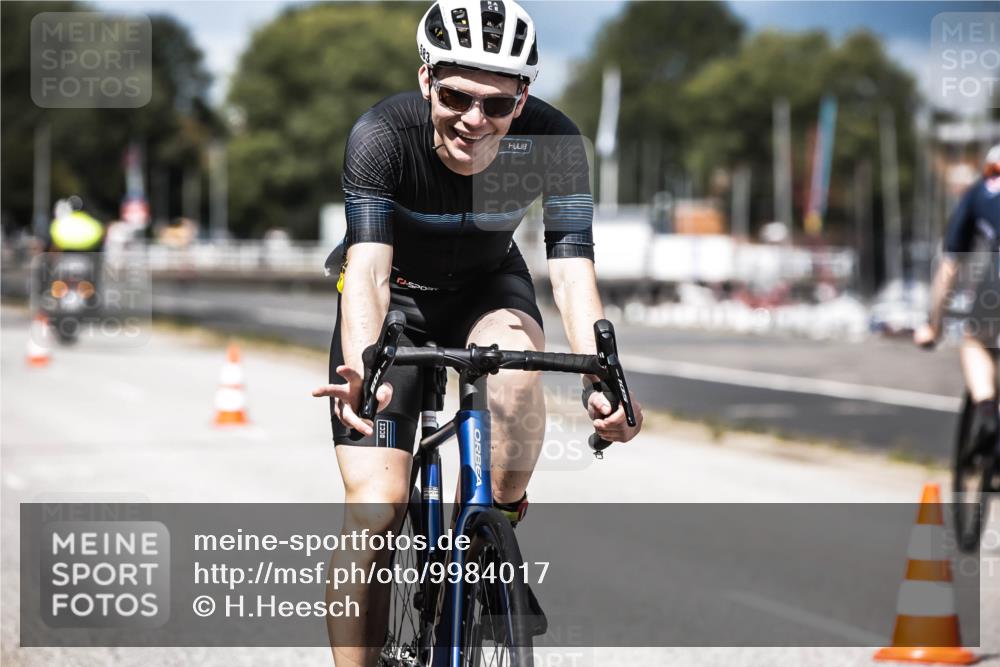 16.08.2026 - KN Förde Triathlon 2026 H.Heesch http://msf.ph/oto/9984017 16.08.2026 12:56:57 Radfahren 511, 583, 745 meine-sportfotos.de