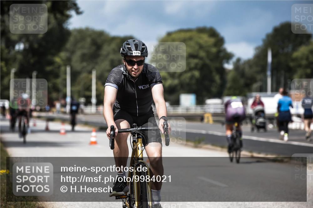16.08.2026 - KN Förde Triathlon 2026 H.Heesch http://msf.ph/oto/9984021 16.08.2026 12:57:06 Radfahren 523, 527, 579, 581 meine-sportfotos.de