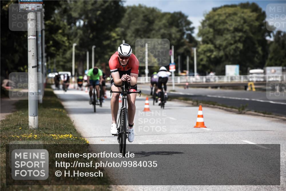 16.08.2026 - KN Förde Triathlon 2026 H.Heesch http://msf.ph/oto/9984035 16.08.2026 12:57:09 Radfahren 519, 523, 527, 530, 543, 579, 581, 706, 721 meine-sportfotos.de