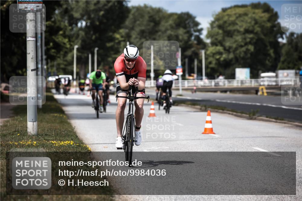 16.08.2026 - KN Förde Triathlon 2026 H.Heesch http://msf.ph/oto/9984036 16.08.2026 12:57:09 Radfahren 519, 523, 527, 530, 543, 579, 581, 706, 721 meine-sportfotos.de