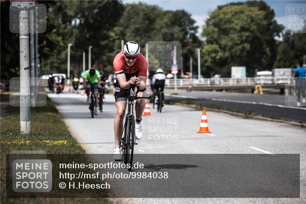 16.08.2026 - KN Förde Triathlon 2026 H.Heesch http://msf.ph/oto/9984038 16.08.2026 12:57:09 Radfahren 519, 523, 527, 530, 543, 579, 581, 706, 721 meine-sportfotos.de