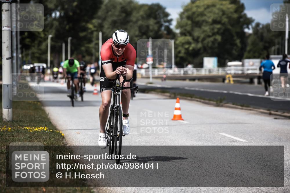 16.08.2026 - KN Förde Triathlon 2026 H.Heesch http://msf.ph/oto/9984041 16.08.2026 12:57:09 Radfahren 519, 523, 527, 530, 543, 579, 581, 706, 721 meine-sportfotos.de