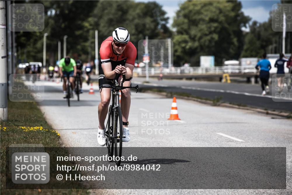 16.08.2026 - KN Förde Triathlon 2026 H.Heesch http://msf.ph/oto/9984042 16.08.2026 12:57:09 Radfahren 519, 523, 527, 530, 543, 579, 581, 706, 721 meine-sportfotos.de