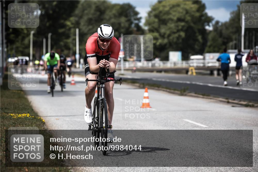 16.08.2026 - KN Förde Triathlon 2026 H.Heesch http://msf.ph/oto/9984044 16.08.2026 12:57:09 Radfahren 519, 523, 527, 530, 543, 579, 581, 706, 721 meine-sportfotos.de