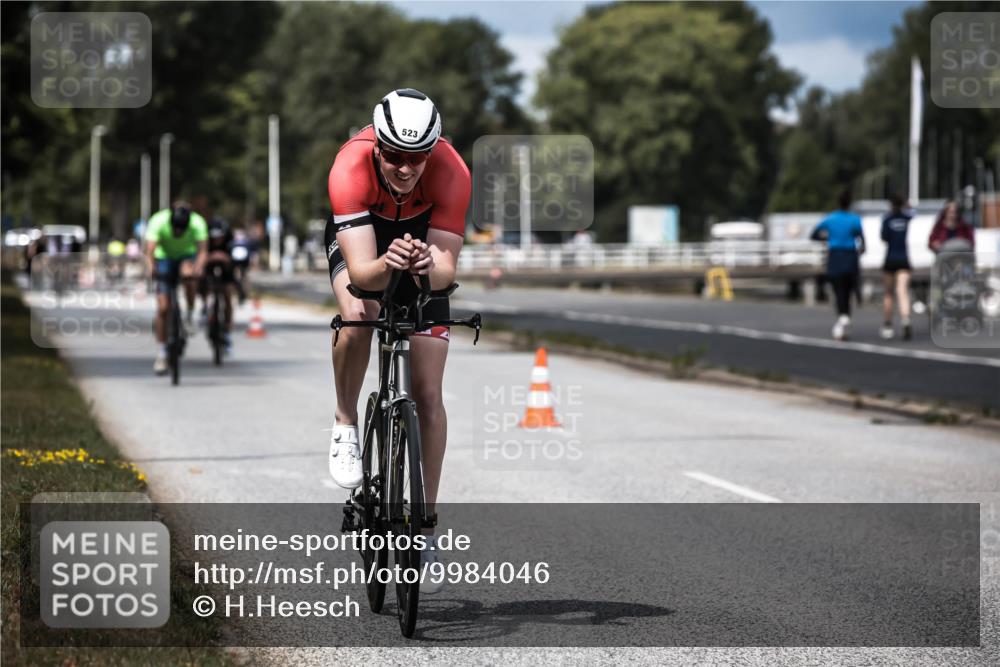 16.08.2026 - KN Förde Triathlon 2026 H.Heesch http://msf.ph/oto/9984046 16.08.2026 12:57:10 Radfahren 519, 523, 527, 530, 543, 581, 706, 721 meine-sportfotos.de