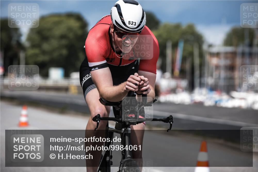 16.08.2026 - KN Förde Triathlon 2026 H.Heesch http://msf.ph/oto/9984061 16.08.2026 12:57:10 Radfahren 519, 523, 527, 530, 543, 581, 706, 721 meine-sportfotos.de