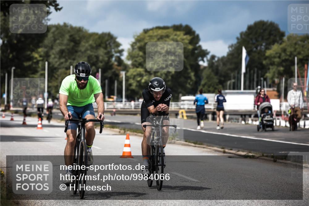 16.08.2026 - KN Förde Triathlon 2026 H.Heesch http://msf.ph/oto/9984066 16.08.2026 12:57:12 Radfahren 519, 523, 530, 543, 581, 603, 706, 721 meine-sportfotos.de