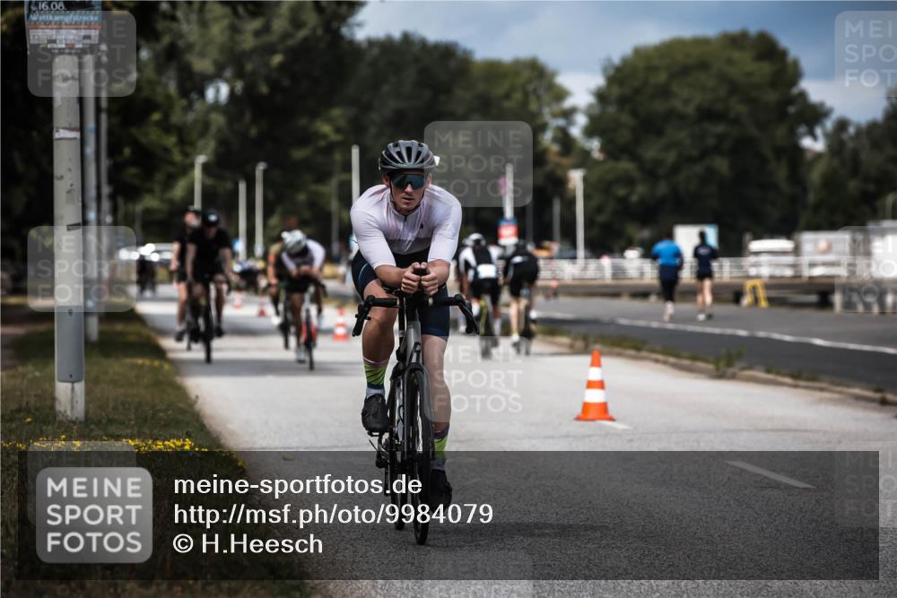 16.08.2026 - KN Förde Triathlon 2026 H.Heesch http://msf.ph/oto/9984079 16.08.2026 12:57:21 Radfahren 196, 501, 507, 514, 566 meine-sportfotos.de