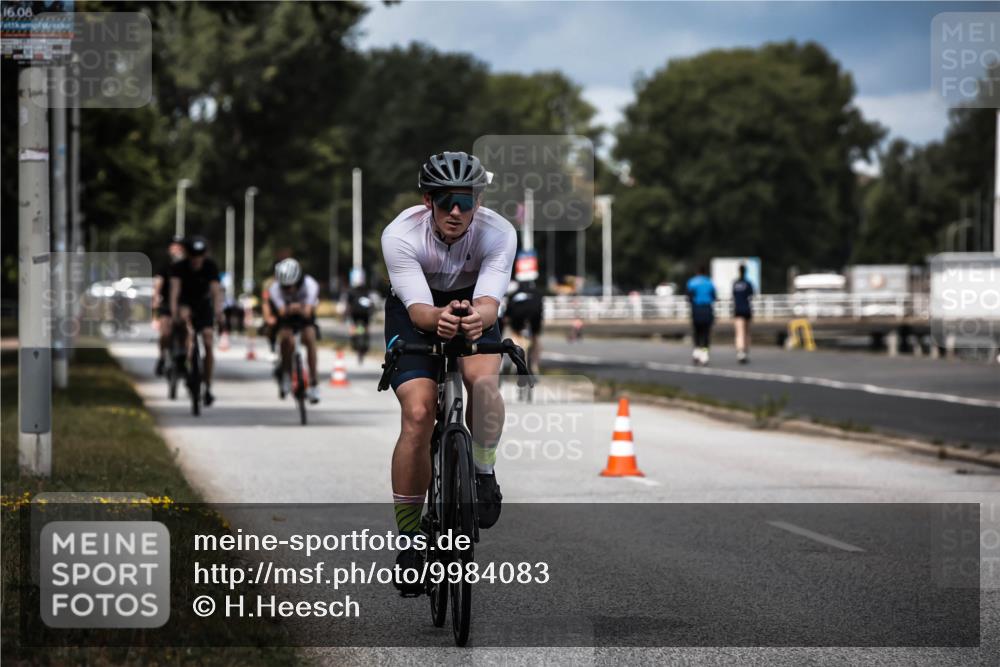 16.08.2026 - KN Förde Triathlon 2026 H.Heesch http://msf.ph/oto/9984083 16.08.2026 12:57:21 Radfahren 196, 501, 507, 514, 566 meine-sportfotos.de