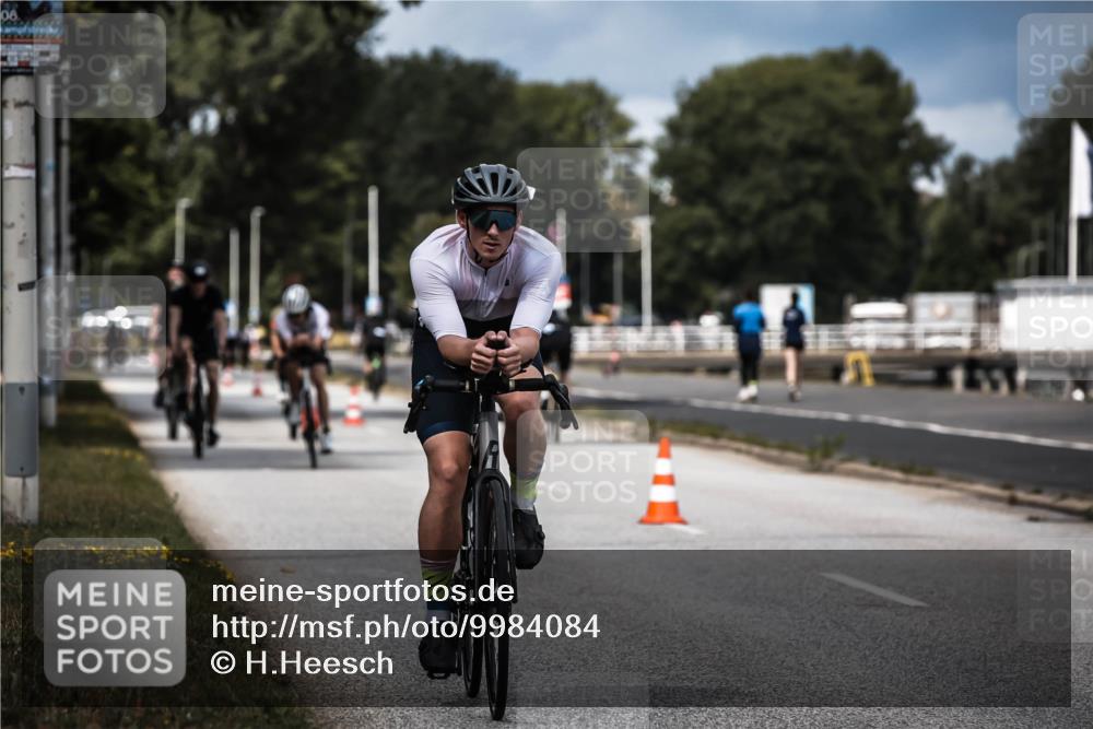 16.08.2026 - KN Förde Triathlon 2026 H.Heesch http://msf.ph/oto/9984084 16.08.2026 12:57:21 Radfahren 196, 501, 507, 514, 566 meine-sportfotos.de