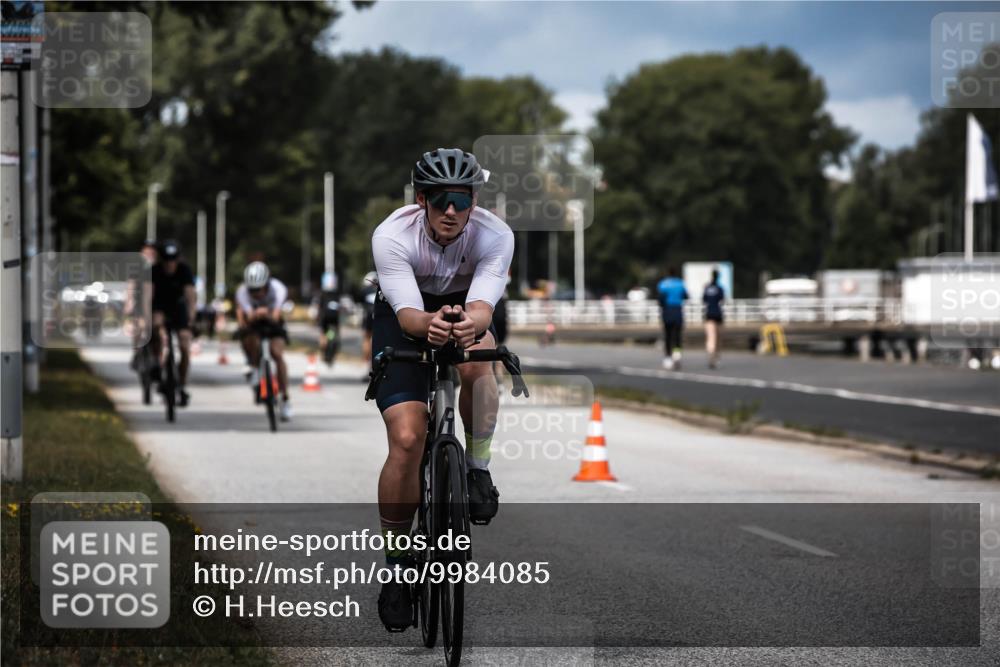 16.08.2026 - KN Förde Triathlon 2026 H.Heesch http://msf.ph/oto/9984085 16.08.2026 12:57:21 Radfahren 196, 501, 507, 514, 566 meine-sportfotos.de