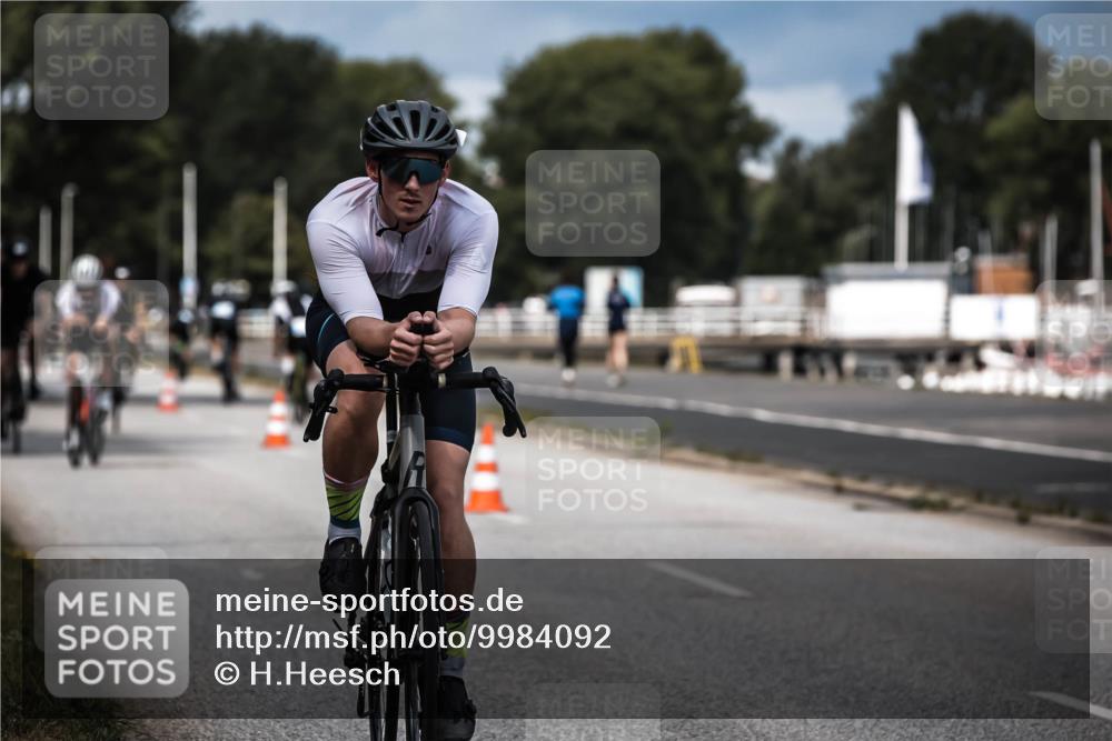 16.08.2026 - KN Förde Triathlon 2026 H.Heesch http://msf.ph/oto/9984092 16.08.2026 12:57:22 Radfahren 196, 501, 507, 514, 520, 565, 566 meine-sportfotos.de