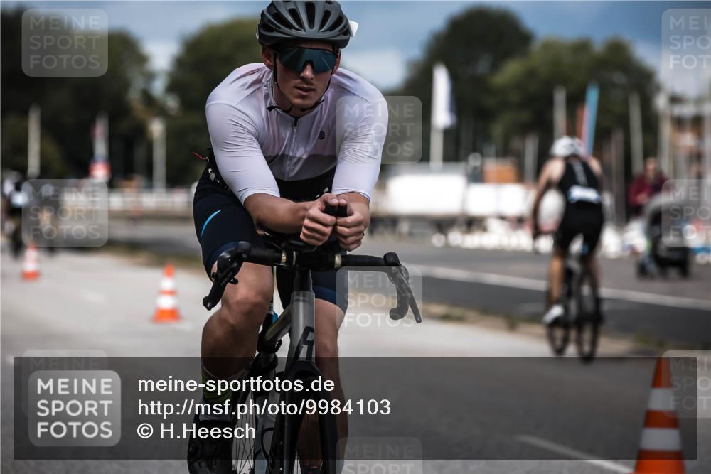 16.08.2026 - KN Förde Triathlon 2026 H.Heesch http://msf.ph/oto/9984103 16.08.2026 12:57:22 Radfahren 196, 501, 507, 514, 520, 565, 566 meine-sportfotos.de