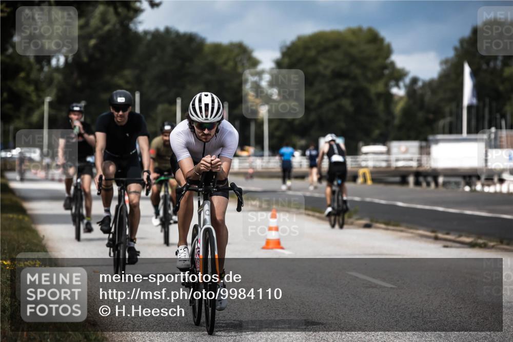 16.08.2026 - KN Förde Triathlon 2026 H.Heesch http://msf.ph/oto/9984110 16.08.2026 12:57:24 Radfahren 196, 501, 507, 514, 520, 565, 566, 591 meine-sportfotos.de