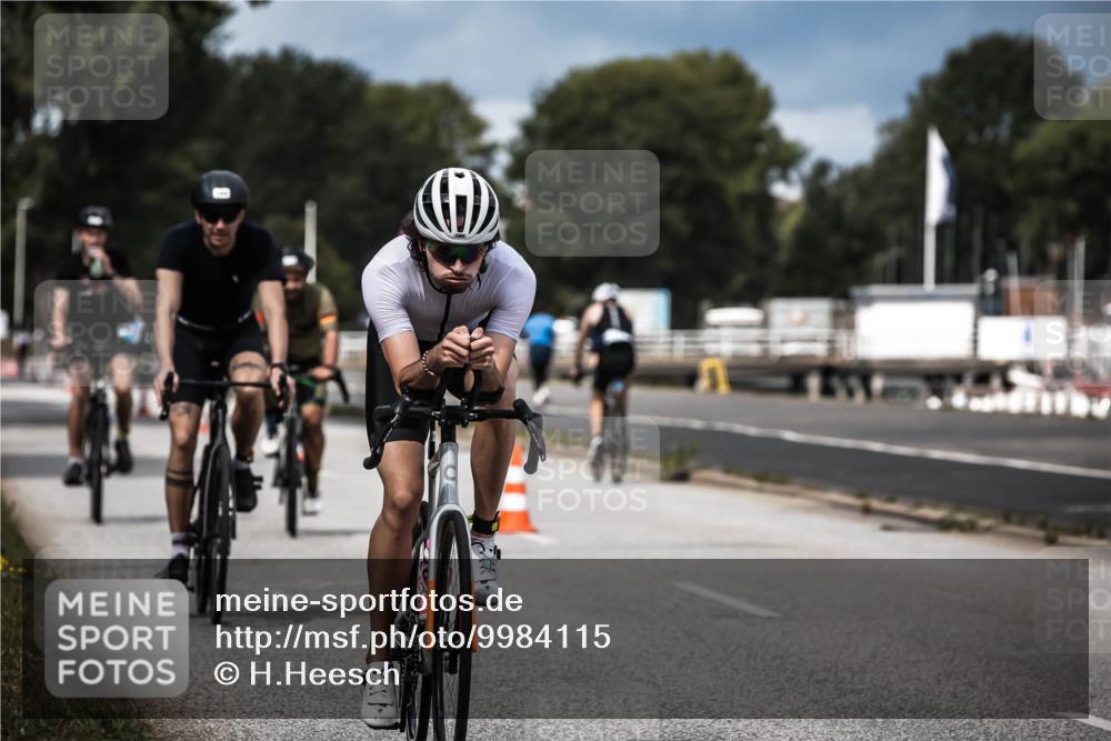 16.08.2026 - KN Förde Triathlon 2026 H.Heesch http://msf.ph/oto/9984115 16.08.2026 12:57:25 Radfahren 196, 501, 507, 514, 520, 565, 566, 591 meine-sportfotos.de