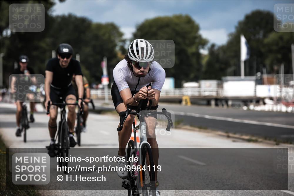 16.08.2026 - KN Förde Triathlon 2026 H.Heesch http://msf.ph/oto/9984119 16.08.2026 12:57:25 Radfahren 196, 501, 507, 514, 520, 565, 566, 591 meine-sportfotos.de