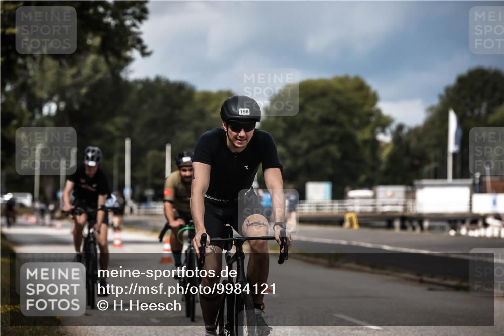 16.08.2026 - KN Förde Triathlon 2026 H.Heesch http://msf.ph/oto/9984121 16.08.2026 12:57:26 Radfahren 196, 514, 520, 565, 591, 605 meine-sportfotos.de