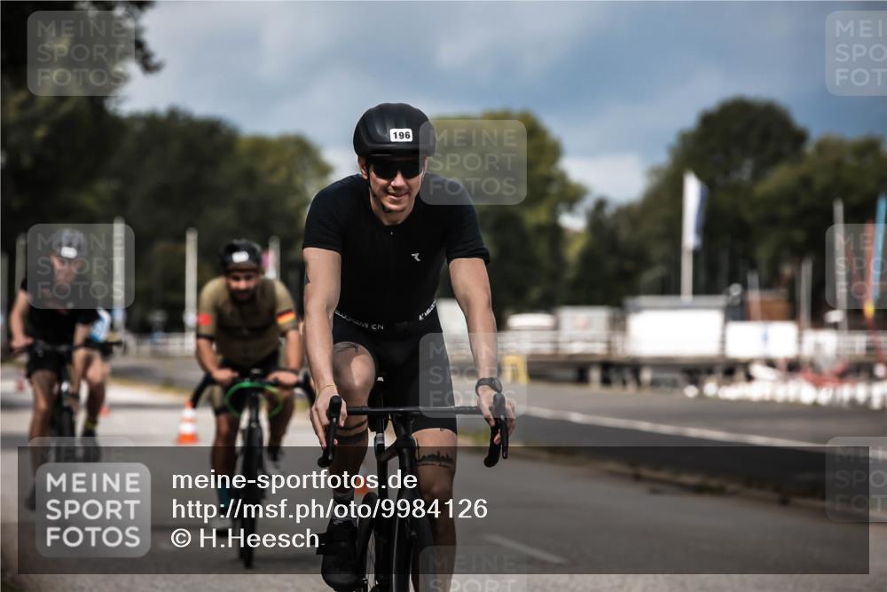 16.08.2026 - KN Förde Triathlon 2026 H.Heesch http://msf.ph/oto/9984126 16.08.2026 12:57:26 Radfahren 196, 514, 520, 565, 591, 605 meine-sportfotos.de
