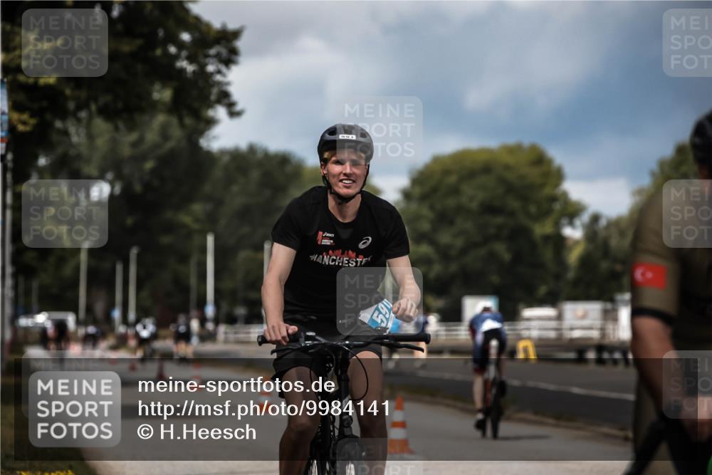 16.08.2026 - KN Förde Triathlon 2026 H.Heesch http://msf.ph/oto/9984141 16.08.2026 12:57:28 Radfahren 196, 514, 520, 565, 578, 591, 601, 605 meine-sportfotos.de
