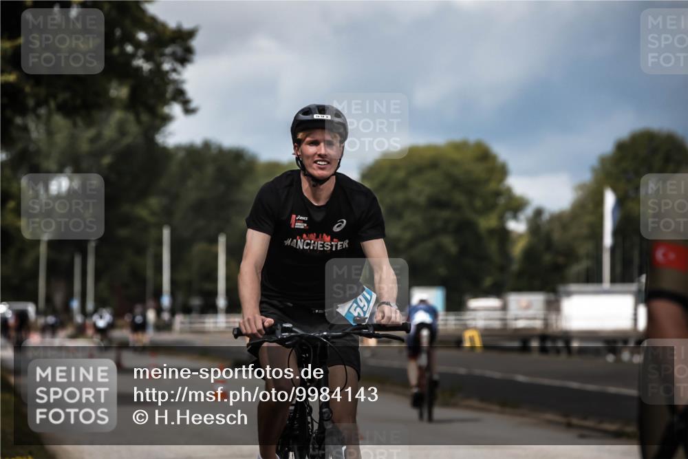 16.08.2026 - KN Förde Triathlon 2026 H.Heesch http://msf.ph/oto/9984143 16.08.2026 12:57:28 Radfahren 196, 514, 520, 565, 578, 591, 601, 605 meine-sportfotos.de