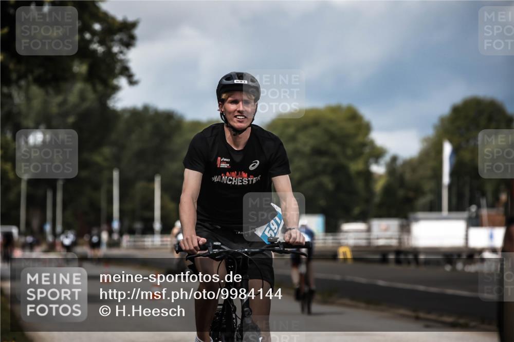 16.08.2026 - KN Förde Triathlon 2026 H.Heesch http://msf.ph/oto/9984144 16.08.2026 12:57:28 Radfahren 196, 514, 520, 565, 578, 591, 601, 605 meine-sportfotos.de