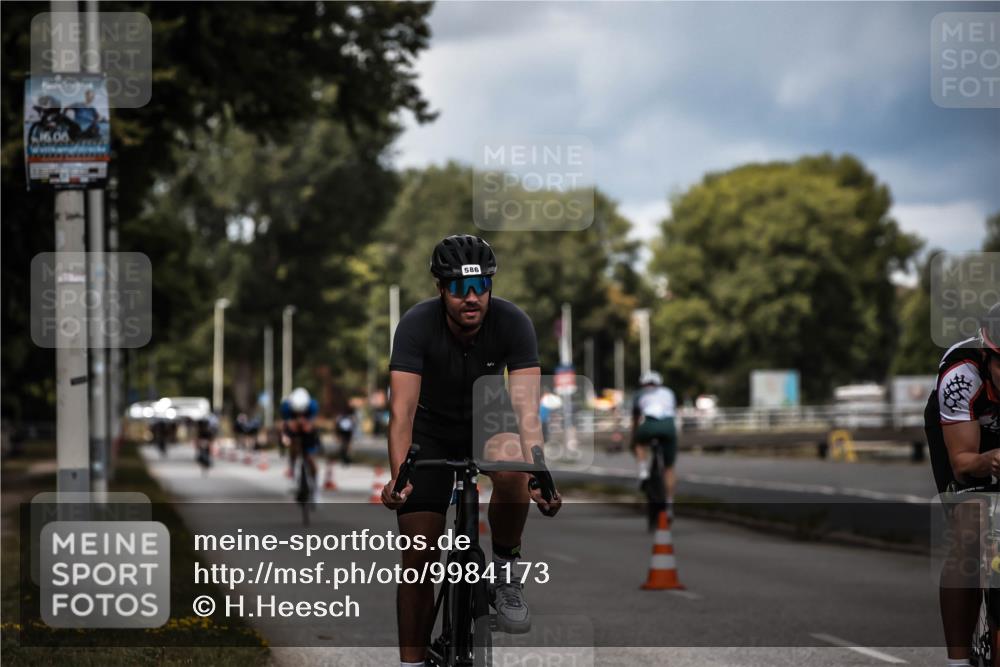 16.08.2026 - KN Förde Triathlon 2026 H.Heesch http://msf.ph/oto/9984173 16.08.2026 12:57:40 Radfahren 576, 586, 711 meine-sportfotos.de