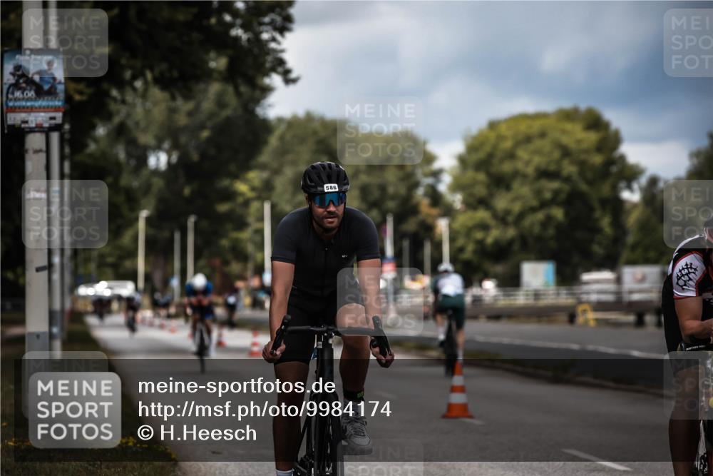 16.08.2026 - KN Förde Triathlon 2026 H.Heesch http://msf.ph/oto/9984174 16.08.2026 12:57:40 Radfahren 576, 586, 711 meine-sportfotos.de