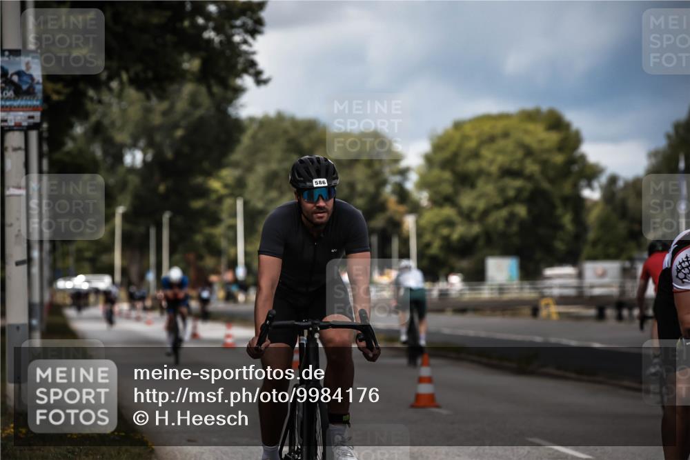 16.08.2026 - KN Förde Triathlon 2026 H.Heesch http://msf.ph/oto/9984176 16.08.2026 12:57:40 Radfahren 576, 586, 711 meine-sportfotos.de