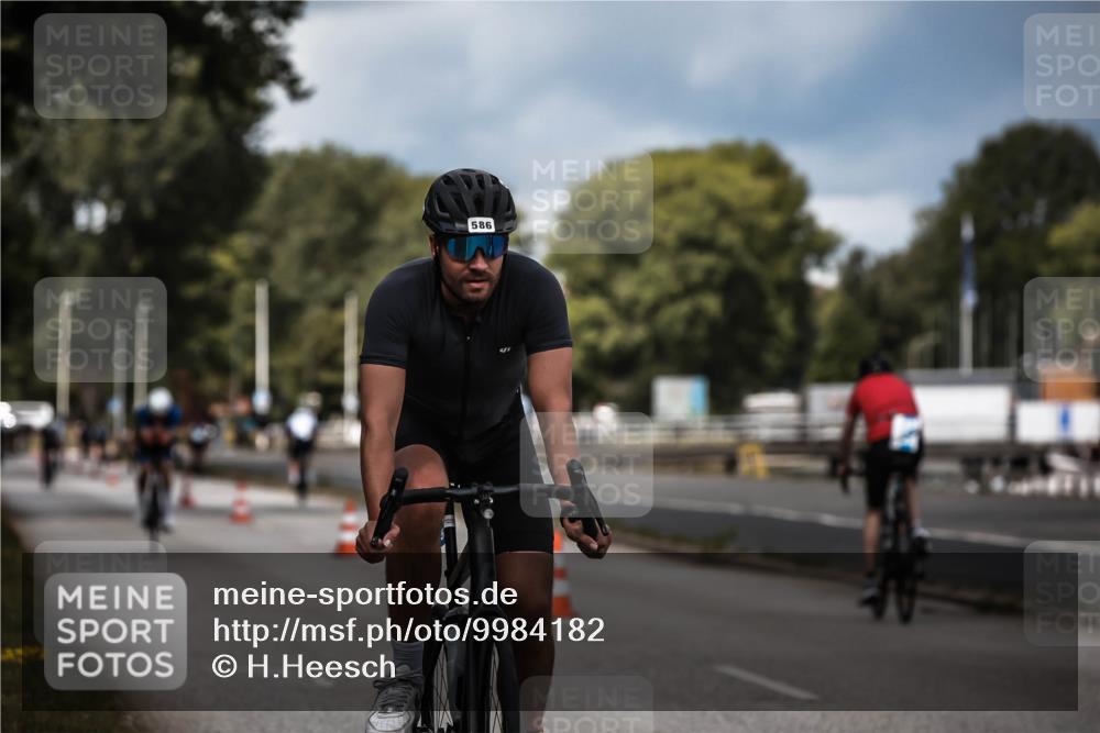16.08.2026 - KN Förde Triathlon 2026 H.Heesch http://msf.ph/oto/9984182 16.08.2026 12:57:40 Radfahren 576, 586, 711 meine-sportfotos.de