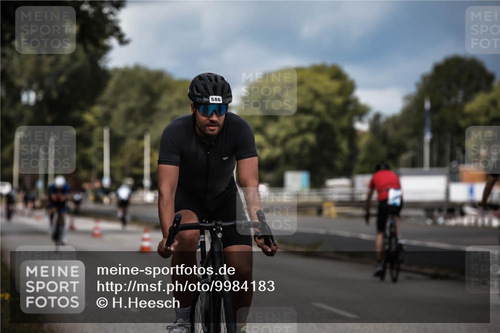 16.08.2026 - KN Förde Triathlon 2026 H.Heesch http://msf.ph/oto/9984183 16.08.2026 12:57:40 Radfahren 576, 586, 711 meine-sportfotos.de