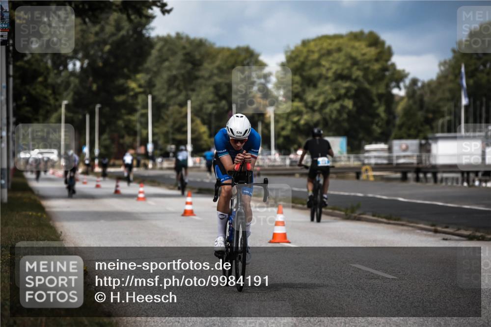 16.08.2026 - KN Förde Triathlon 2026 H.Heesch http://msf.ph/oto/9984191 16.08.2026 12:57:43 Radfahren 586, 711 meine-sportfotos.de