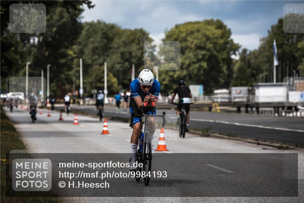 16.08.2026 - KN Förde Triathlon 2026 H.Heesch http://msf.ph/oto/9984193 16.08.2026 12:57:43 Radfahren 586, 711 meine-sportfotos.de