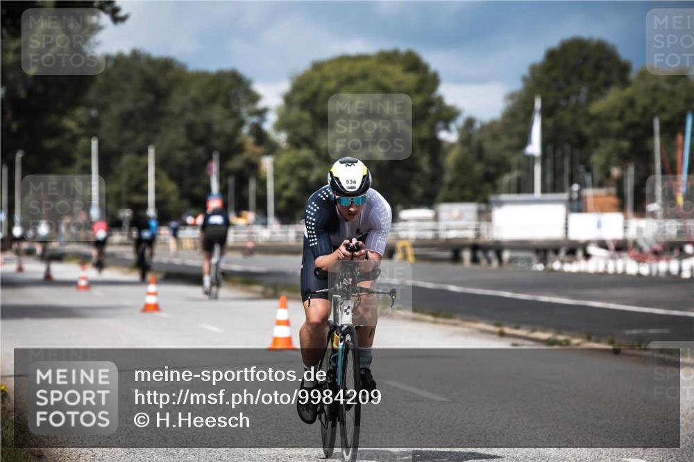 16.08.2026 - KN Förde Triathlon 2026 H.Heesch http://msf.ph/oto/9984209 16.08.2026 12:57:49 Radfahren 362, 534, 746 meine-sportfotos.de