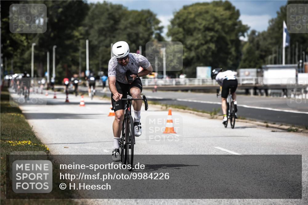 16.08.2026 - KN Förde Triathlon 2026 H.Heesch http://msf.ph/oto/9984226 16.08.2026 12:57:55 Radfahren 510, 525, 542, 589, 602 meine-sportfotos.de