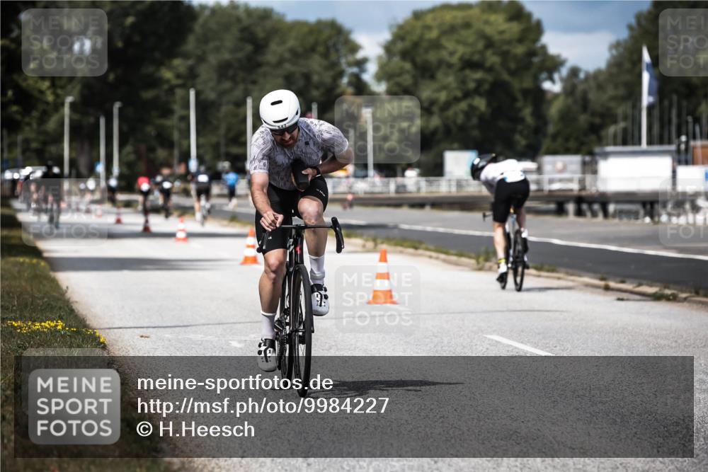 16.08.2026 - KN Förde Triathlon 2026 H.Heesch http://msf.ph/oto/9984227 16.08.2026 12:57:55 Radfahren 510, 525, 542, 589, 602 meine-sportfotos.de