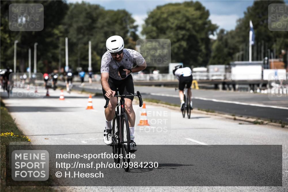 16.08.2026 - KN Förde Triathlon 2026 H.Heesch http://msf.ph/oto/9984230 16.08.2026 12:57:55 Radfahren 510, 525, 542, 589, 602 meine-sportfotos.de