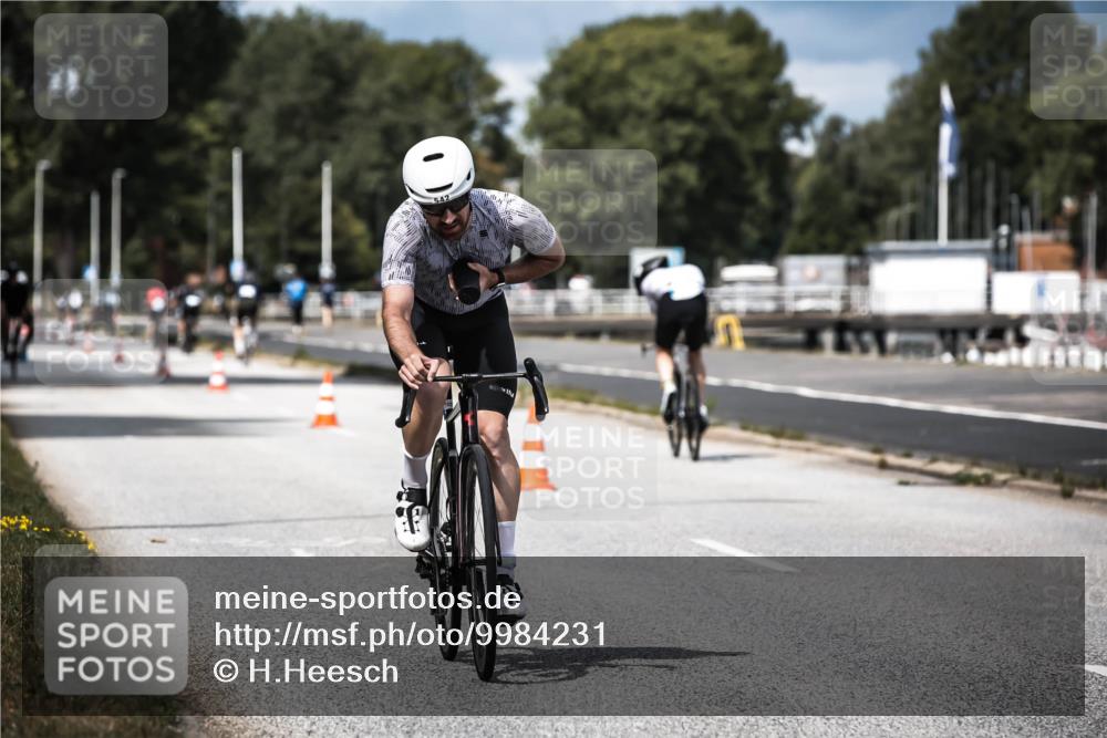 16.08.2026 - KN Förde Triathlon 2026 H.Heesch http://msf.ph/oto/9984231 16.08.2026 12:57:55 Radfahren 510, 525, 542, 589, 602 meine-sportfotos.de