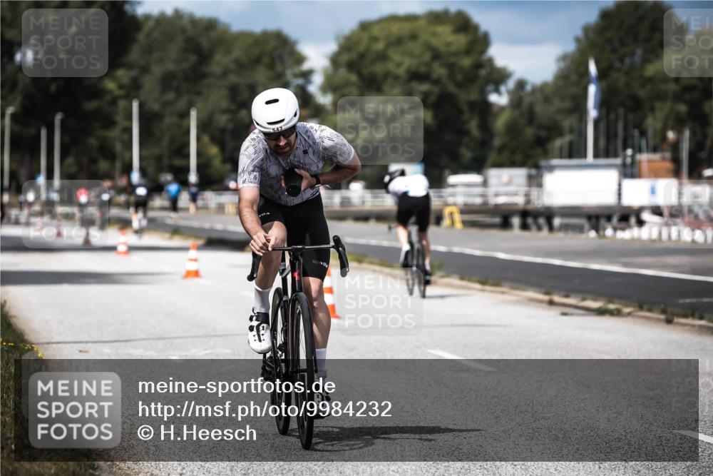 16.08.2026 - KN Förde Triathlon 2026 H.Heesch http://msf.ph/oto/9984232 16.08.2026 12:57:55 Radfahren 510, 525, 542, 589, 602 meine-sportfotos.de