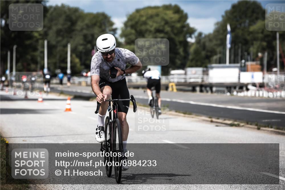 16.08.2026 - KN Förde Triathlon 2026 H.Heesch http://msf.ph/oto/9984233 16.08.2026 12:57:55 Radfahren 510, 525, 542, 589, 602 meine-sportfotos.de