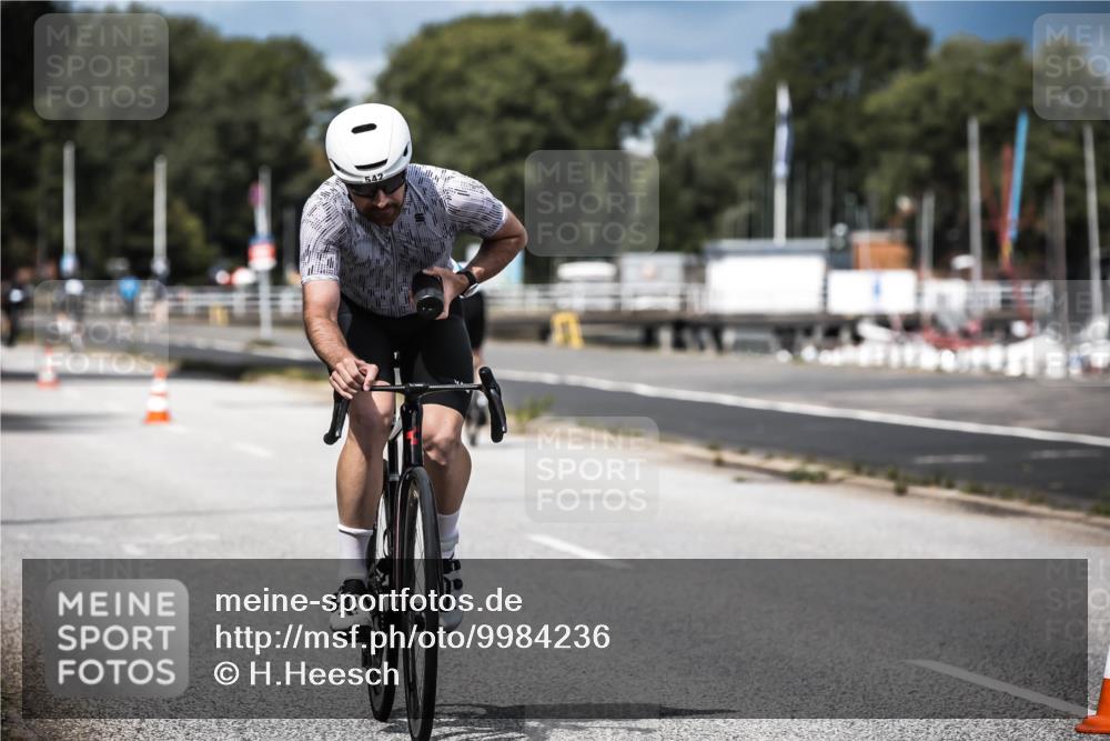 16.08.2026 - KN Förde Triathlon 2026 H.Heesch http://msf.ph/oto/9984236 16.08.2026 12:57:55 Radfahren 510, 525, 542, 589, 602 meine-sportfotos.de